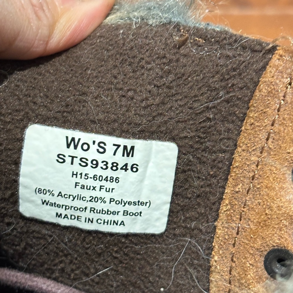 Sperry Tan and Brown Snow Boots - Picture 4 of 4